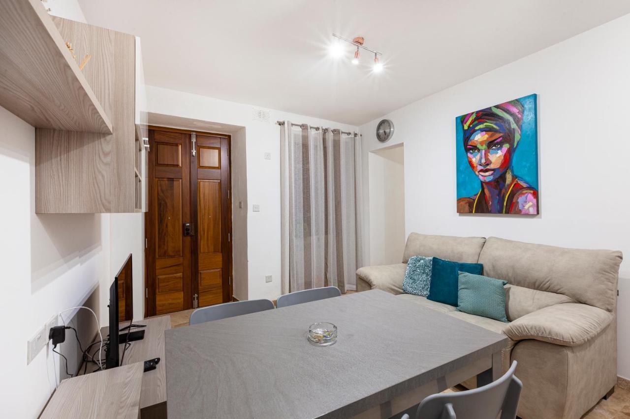 Designer Home With Comfy Sofa In Central Valletta By 360 Estates Exterior foto