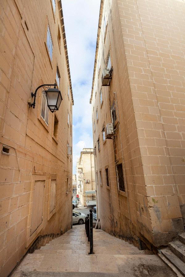 Designer Home With Comfy Sofa In Central Valletta By 360 Estates Exterior foto